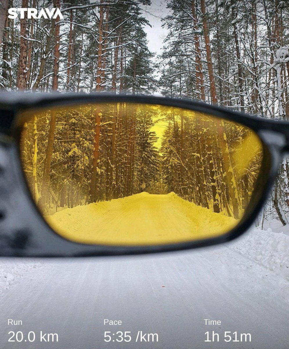 skobenko's tweet image. Надел жёлтые очки и кажется на улице теплее