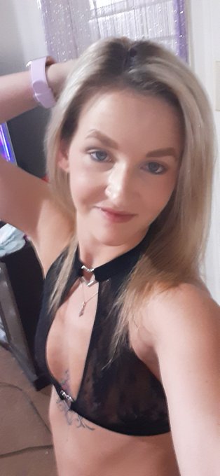 Hey guys its ivy come play with me  https://t.co/hmZHsX8iA1 Ask about my premium snap  Ivy_temptress21