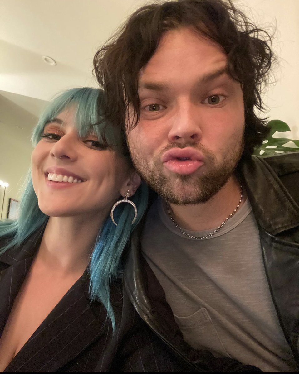 Global5SOS's tweet photo. Ashton on IG: 
“Happy Valentines Day honey ❤️ 
You have shown me the power of unconditional love and deep understanding, and friendship that could turn the darkest of times into vibrant holy night. I now know how to use my heart and how to love without fear. Thank you my darling” https://t.co/FDyKXpJsRe