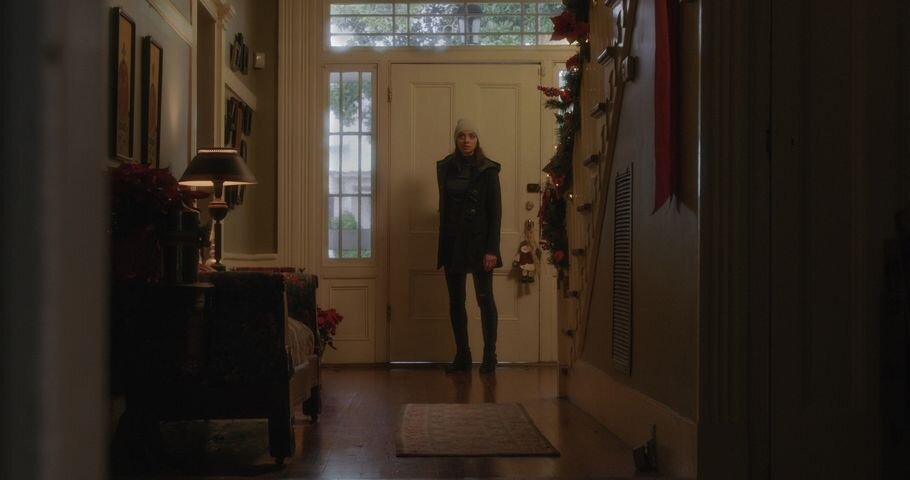 For #WomenInHorrorMonth, Theresa Baughman reviews The Stranger by Katherine Oostman, a compelling Christmas horror story and our first short by an independent filmmaker.

whatsleepsbeneath.com/movieblog/the-…

#WhatSleepsBeneath #Horror #WIHM #WomenInHorror #TheStranger #Independent #Review