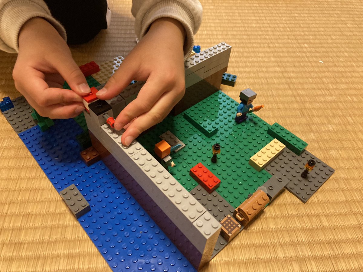 ゆんゆ ブログ ライティング デザイン 長男 今日8歳になりました 朝からプレゼントのマイクラレゴで遊んでいます レゴ マイクラ マイクラレゴ 8歳 T Co Tqmygoyssd Twitter