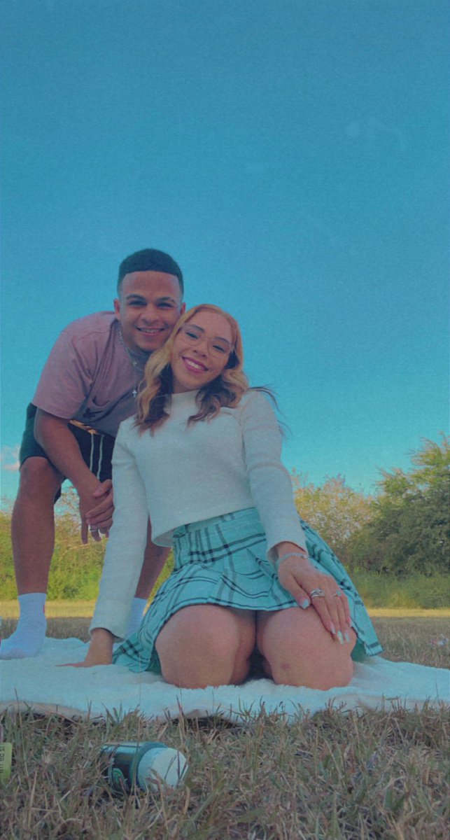 jarynesdearmas's tweet photo. Ahora somos tú y yo hasta que Dios nos lo permita  te amooo 👰🏼‍♀️💍❤️ https://t.co/Ls4xndlBUD