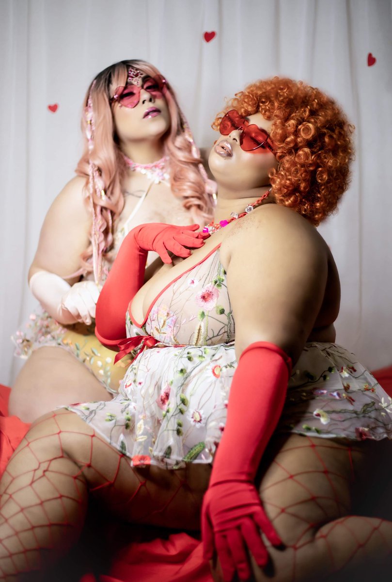 Happy Valentine’s Day 💘

Here’s our collab with Nocturnal Necessities, who made the outfits. <a href="/kandiesworld/">Kandies World 🫶🏼 🔜</a> sent us the glasses, 
I got to meet <a href="/nomadkandi/">nomadkandi</a> over the weekend and she pitched in some jewelry, &amp; of course glitter from <a href="/gaia_glitter/">🌟Wise Child Botanicals 🌟</a>! Gloves &amp; tights by <a href="/welovecolors/">We Love Colors🏴</a>!