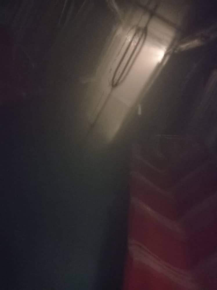 SegoviaBastidas's tweet photo. #AHORA Incendio en tren de la línea 1 del Metro de Caracas, entre las estaciones Los Dos Caminos y Los Cortijos (Municipio Sucre), se ubicó en 3 vagones.
Pasajeros desalojaron por e túnel, muy afectados por el denso humo.

📷: @Alconde https://t.co/Z4pC37y6lM