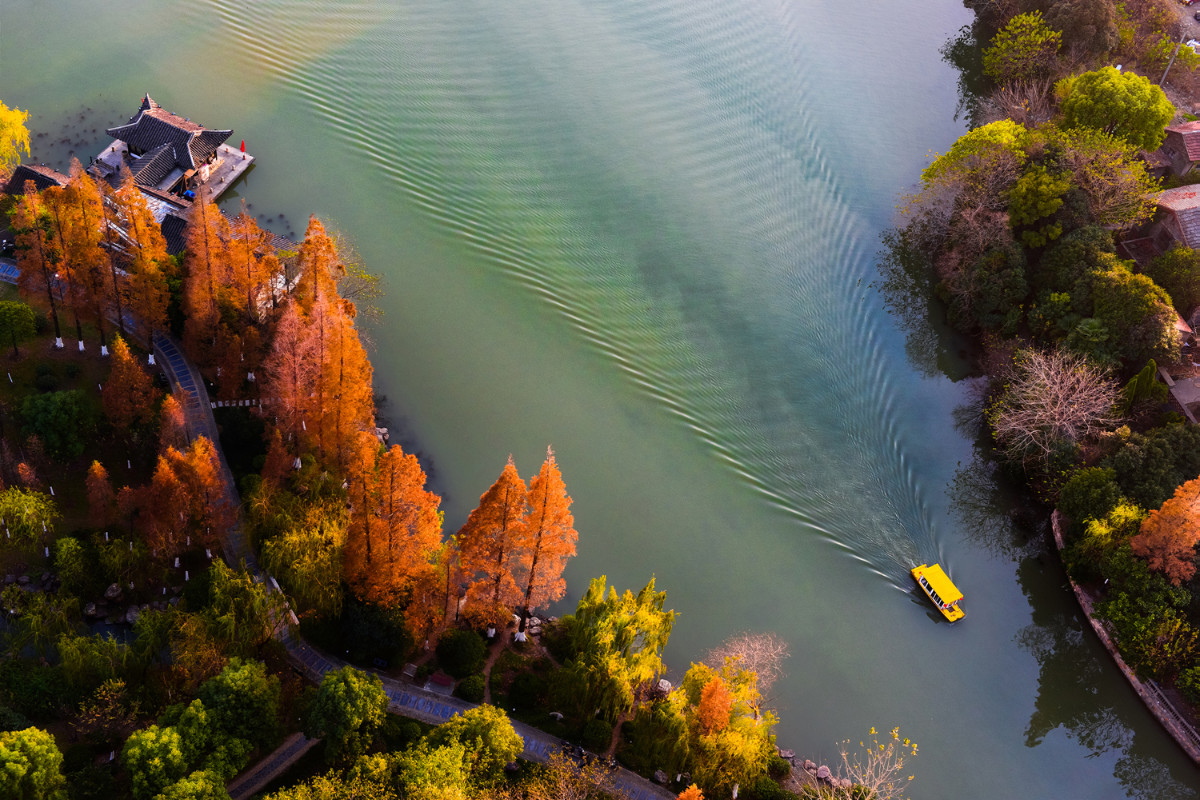 GoJiangsu's tweet photo. A total of 315 scenic areas in #Jiangsu province will offer free entry to migrant workers staying in the city during the #SpringFestival holiday. Time to explore! #TravelInJS https://t.co/juDb8rTlBh