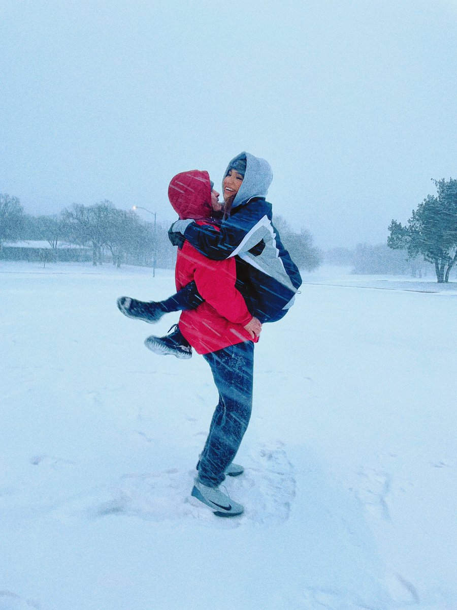 yasminiGlam's tweet photo. How our Valentine’s Day went ♥️🥰❄️ #ValentinesDay https://t.co/maHIVa6c2r