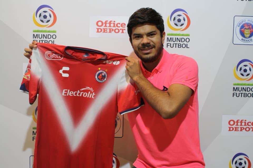 Oye wey <a href="/werevertumorro/">GABO MONTIEL</a>  dicen que nos parecemos, Si es así dime quien está más puteado? 😂