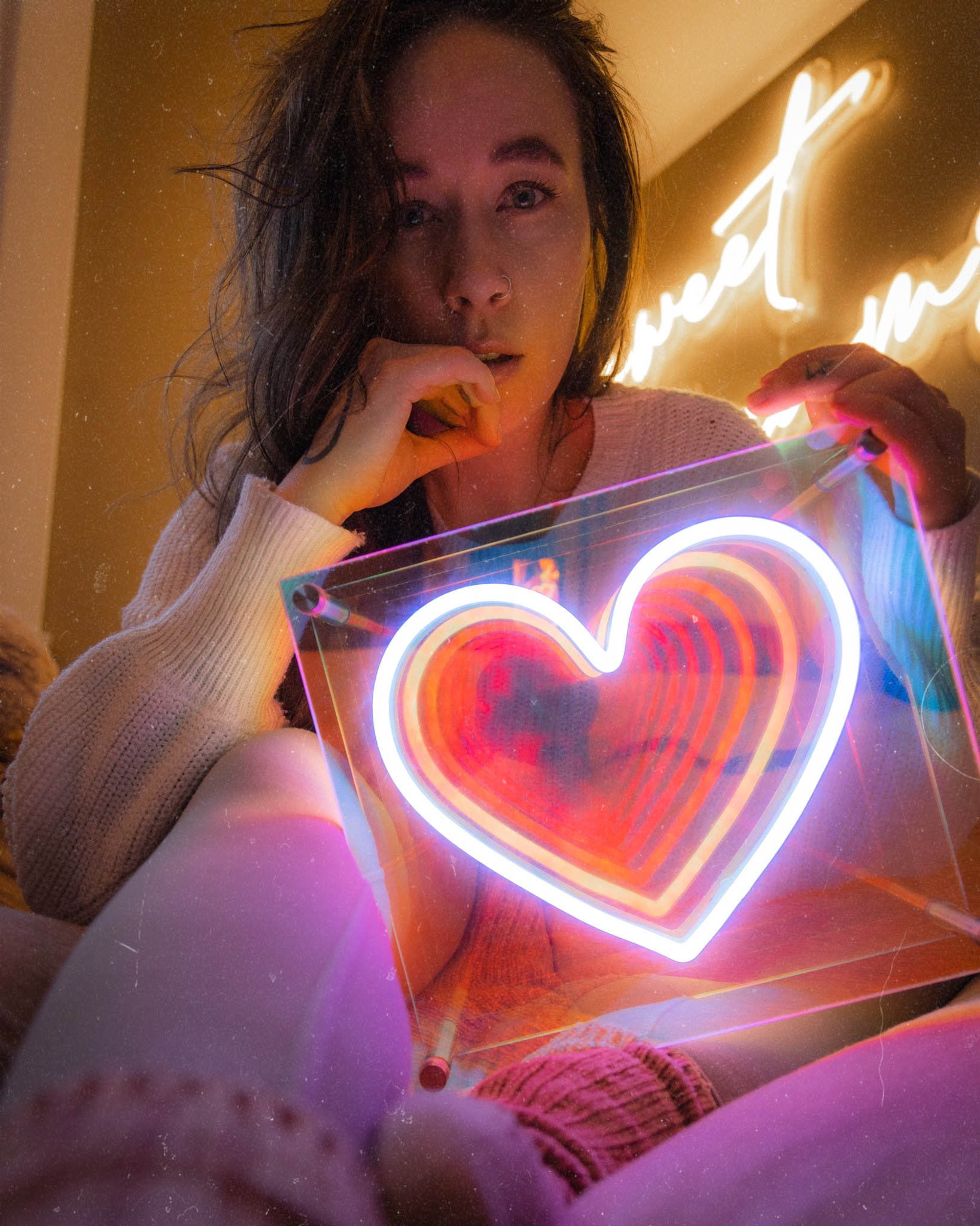 Nina Defilla on Twitter: "Neon Valentine 💗 https://t.co/sEMq9nRmYJ