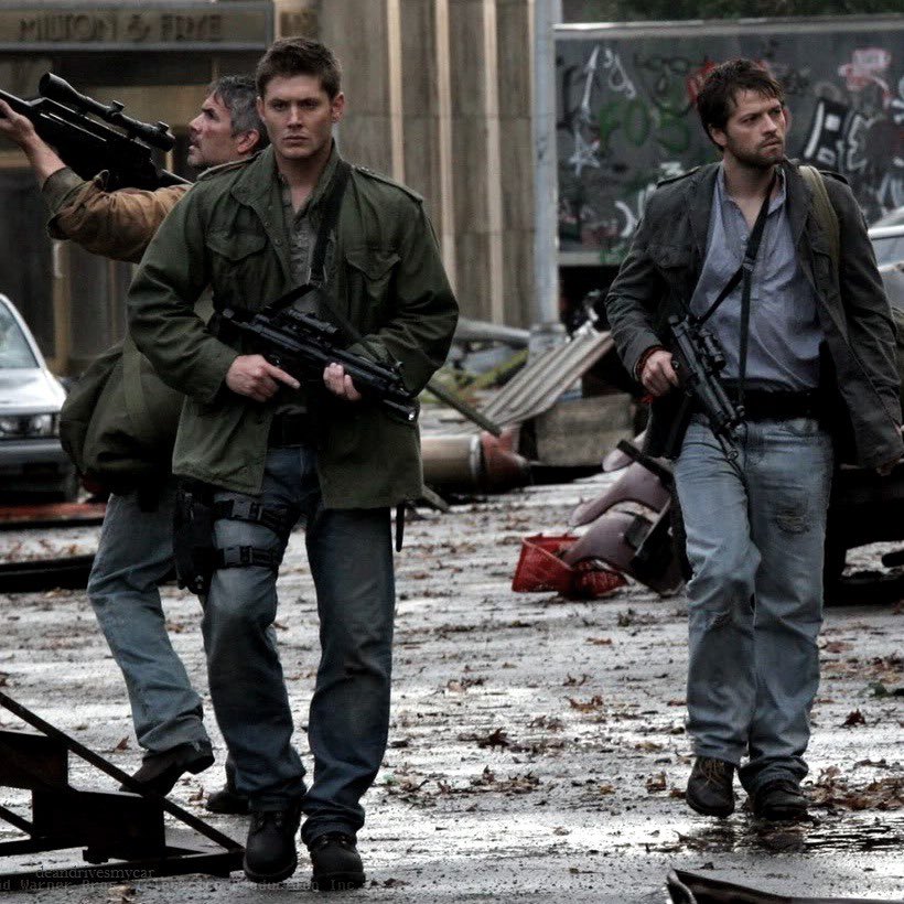 Ghost2Pod's tweet image. Colt, Demon killing knife, devils trap, etc..what are the best weapons used on #Supernatural ??