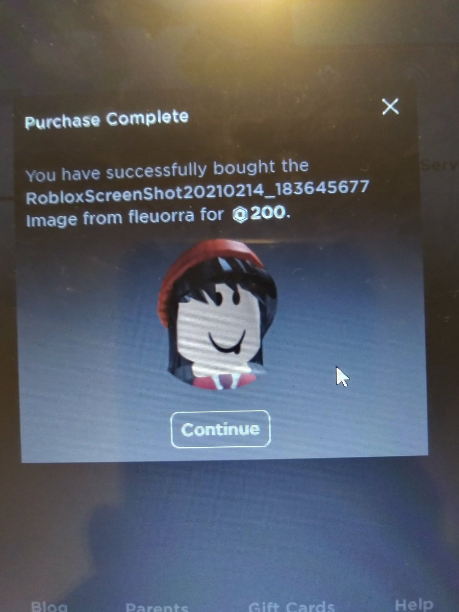 Mango12621898's tweet photo. Successfully traded! She claimed it! 
Proof: 
Giveaway: 200 robux 
Royal high 
Follow me to join giveaways too! https://t.co/MjtCNoCDoz