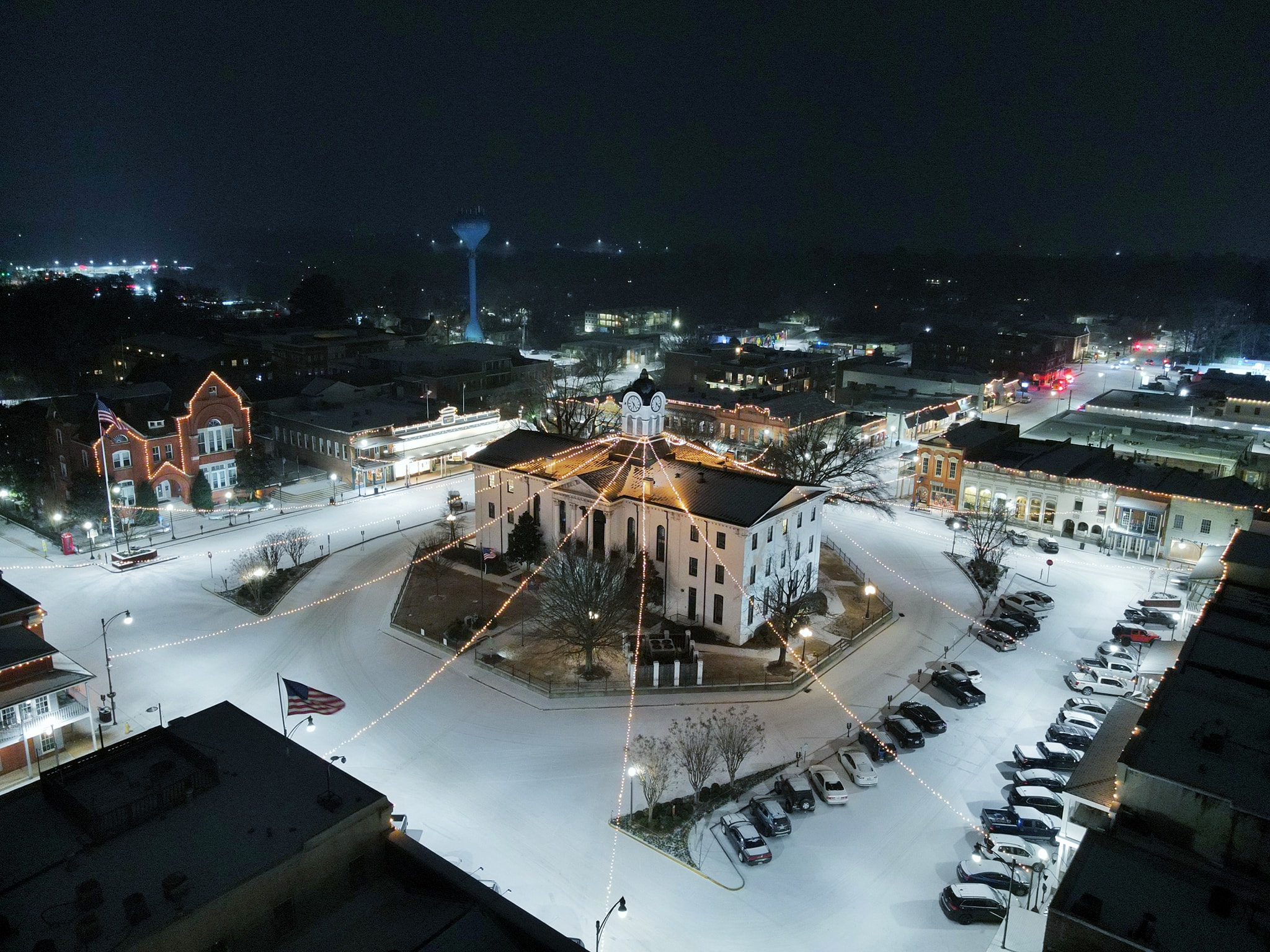 Christmas Oxford Ms 2022 Olemisspix On Twitter: "Snow Globe Town. Oxford, Ms. Valentine's Day, 2021  📷: Matt Nichols 👏 Https://T.co/Dlluryeqoy" / Twitter