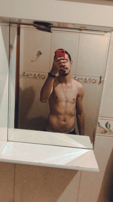 As vezes s&oacute; queria um mozao msm  #DeuMatchLGBTQ https://t.co/Miimvv3jY6<a href="/tag/deumatchlgbtq"class="tags">#DeuMatchLGBTQ</a>