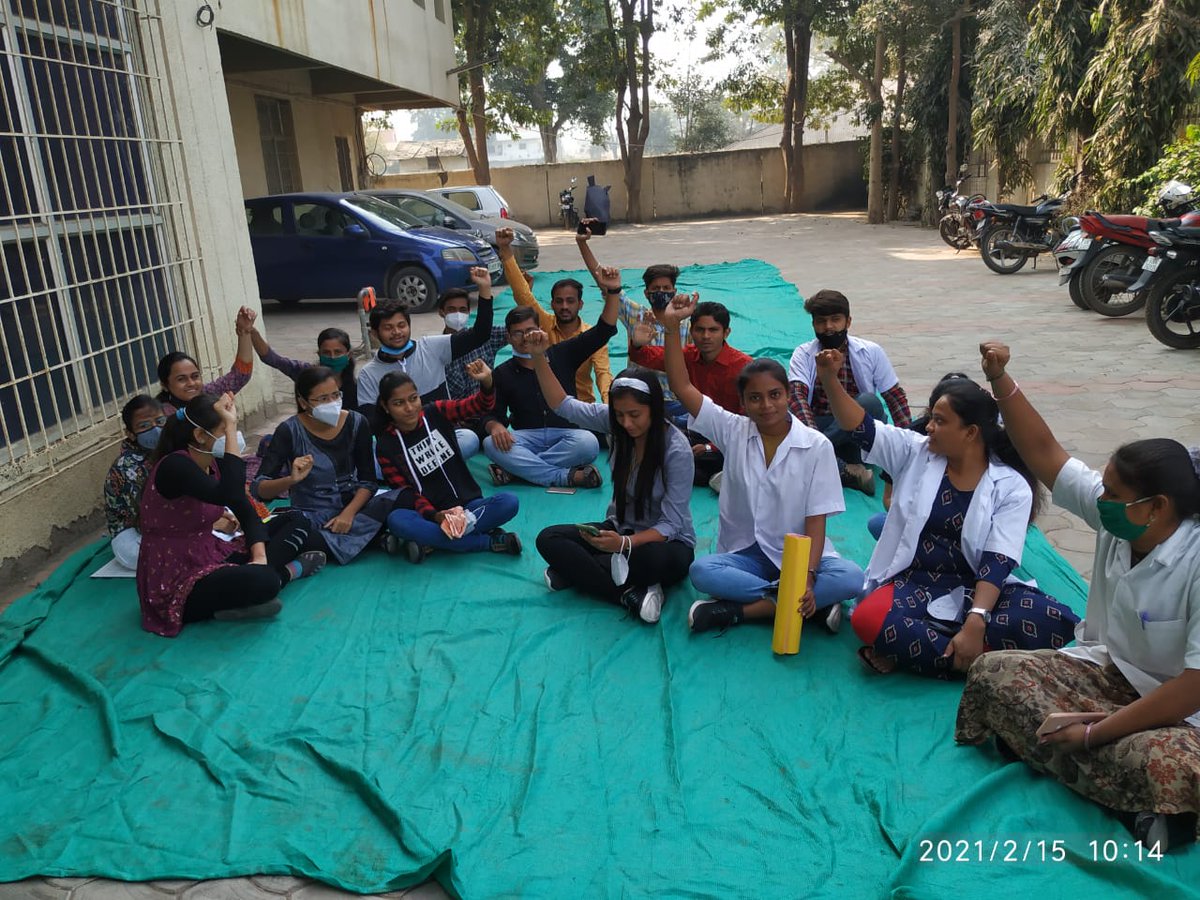 ASSOLANKI13's tweet photo. ગુજરાત હોમિયોપેથિક સાવલી ના  ઇન્ટર્ન તબીબો  દ્વારા આજે ભૂખહડતાળ અને મેડિકલ કેમ્પનું આયોજન કરવામાં આવ્યું હતું
#justiceforbhmsinterns 
@ABVPGujarat 
@SiddharthVguj 
@Nitinbhai_Patel https://t.co/2WRjoY6V1h