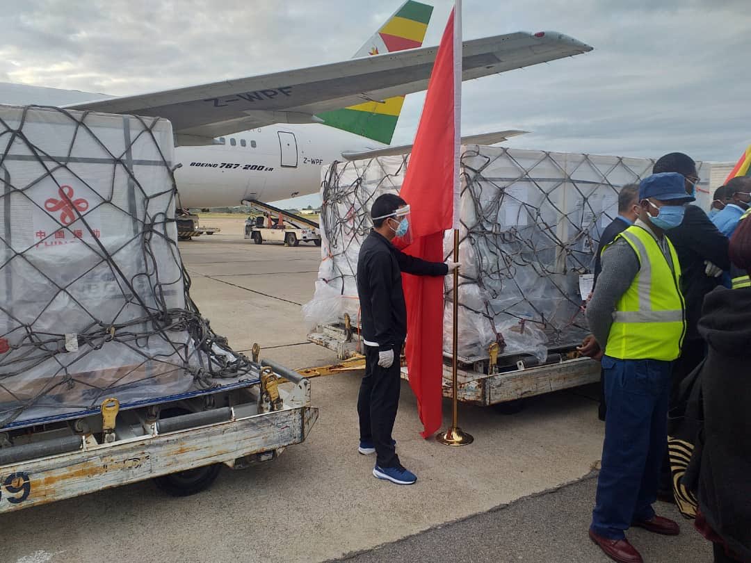 edmnangagwa's tweet image. The first batch of vaccines for Zimbabwe has been successfully delivered. We start vaccinating Zimbabweans this week!

The faster our country is protected against this virus, the faster Zimbabwe’s economy can flourish.

God bless you all, god bless Zimbabwe! 🇿🇼