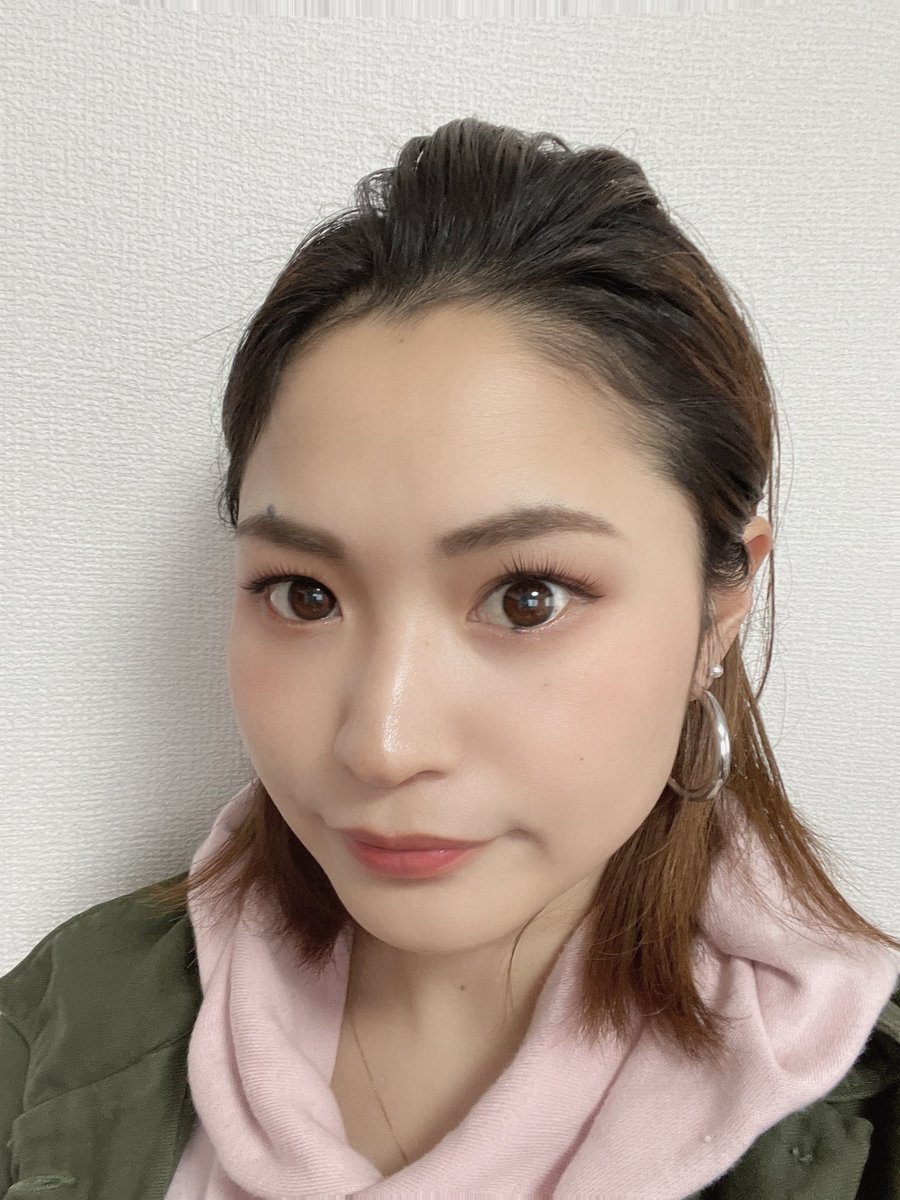 riko1355's tweet photo. ✨エアリーフレアラッシュ
✨20束
✨目尻から13mm.14mm.13mm

セルフマツエクにしてから半年🌈
美容室に行かなくても家でお手軽にできるから最高！！
何よりコスパ最高◎🙆‍♀️で、気分によってデザインも変えれるから、ほんまにオススメです😘

#セルフまつげエクステコンテスト 
@selfray_japan https://t.co/wb3VF3721l