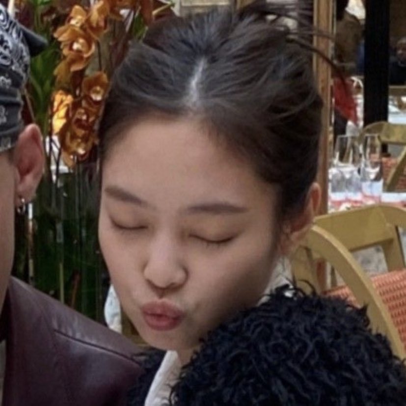 jenniearchivee's tweet photo. My babe💘 https://t.co/J5XuF4m1CR