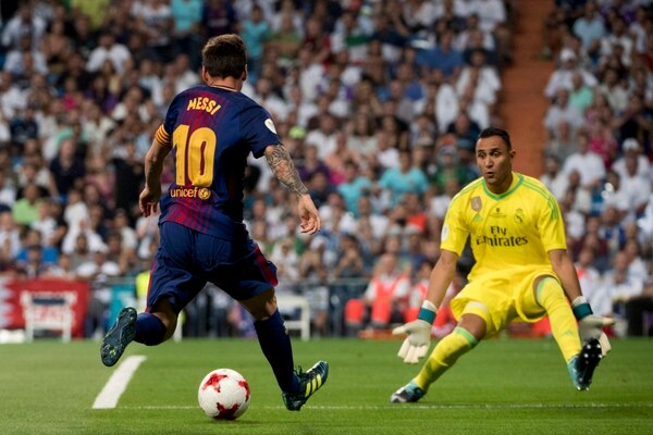 GK VS MESSI :Keylor Navas has come against Messi a few times already and knows about Messi's incredible finishing.If Navas can keep Messi goaless it means probably a cleansheet for PSG at Camp Nou. Messi will be Barcas only attacking threat (realisticly) closing him is a must