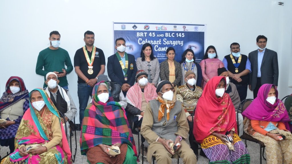 roundtableindia's tweet photo. 𝗣𝗿𝗲𝘀𝗶𝗱𝗲𝗻𝘁 𝗗𝗶𝗮𝗿𝘆 - 𝗔𝗿𝗲𝗮𝟎𝟖 - 𝗗𝗮𝘆 6
BRT45 did food distribution drive 𝗶𝗺𝗽𝗮𝗰𝘁𝗶𝗻𝗴 𝟮𝟬𝟬𝟬 𝗽𝗲𝗼𝗽𝗹𝗲 in presence of National President Tr Priyesh  Shah and Area Chairman Tr Khushal Bhargava along with LC Area8 IPAC Cr. Shradha.
#RTI #Area08 #RTIndia https://t.co/j6FaC8d6x3