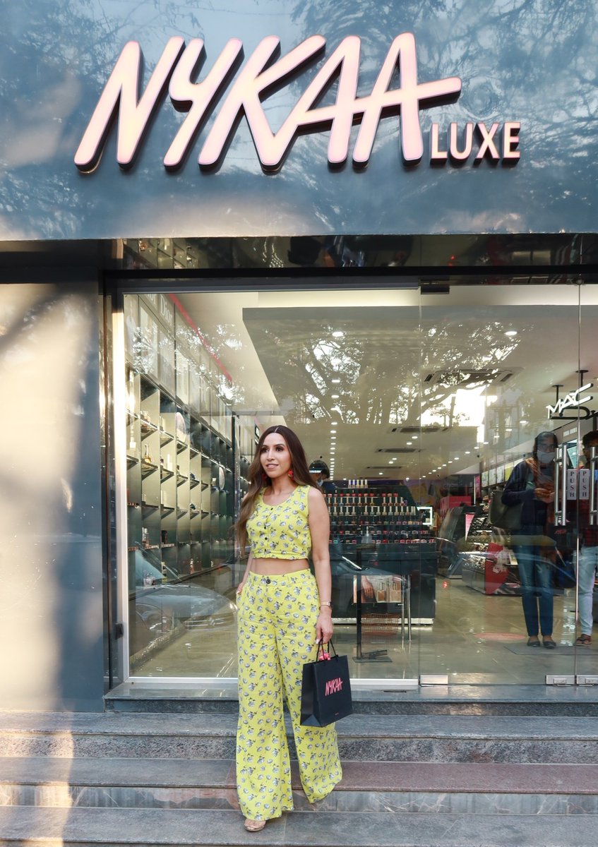 New Giveaway 💕 10 winners 
Enter - instagram.com/p/CLQ1KjpAQNm/
.
#stylishbynature #instagiveaway #instacontest #ContestAlert #contests #winmakeup #contestalertindia #giveaway