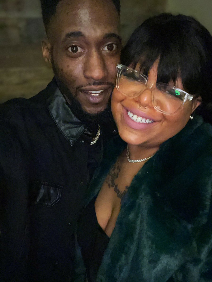 JustMojoPeriod's tweet image. What’s a King 👑 
Without his Queen 👑 🖤✨
#MyValentine 💖 #BossBaes @IamKing336