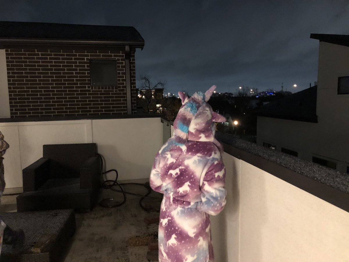 Let the kids stay up past bedtime to see the sleet on the deck #houwx <a href="/mattlanza/">Matt Lanza</a> <a href="/JeffLindner1/">Jeff Lindner</a>