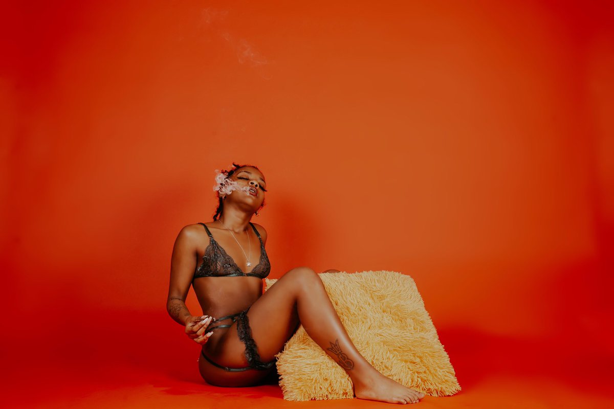 TheLadyACIDEx's tweet photo. Late Vday Treat 

Muse: Draco🧡   

#TheLadyACIDExperience #ACIDPhotography https://t.co/e1cFR65Pbv