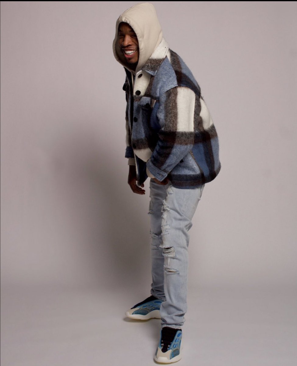 Two14lor's tweet photo. Two14
“This life I choose coming wit a lot of shit I ain’t see It’s gone be easy to tell the youth bout it if they mention tryina be like me” #VdayBday https://t.co/0qYpBNiMWp