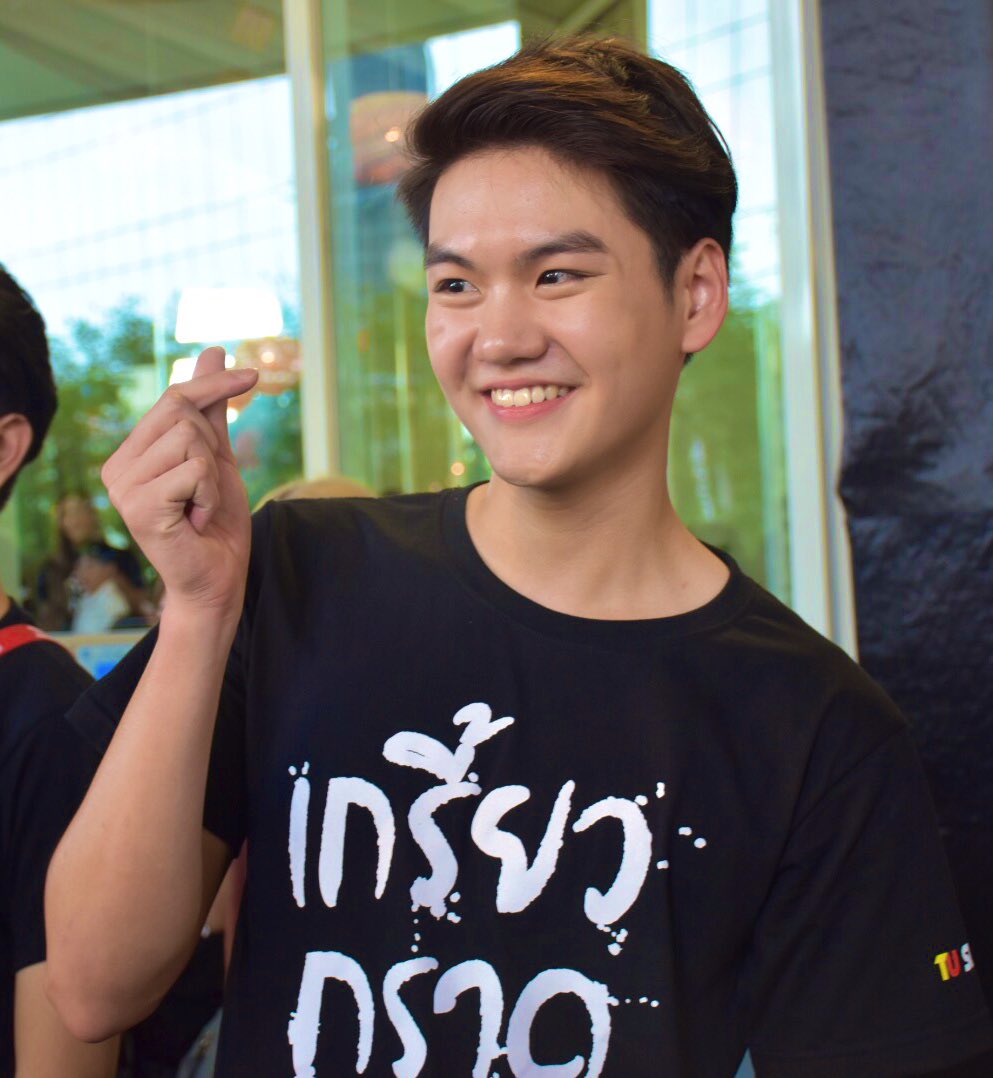 Petchzt_Memo's tweet photo. สวัสดีค่ะคุณความรักของพวกเรา 🌹
ไม่ว่าวันไหนๆก็เป็นวันแห่งความรักได้เนอะ 
มาช้าแต่มาแล้วค้าบ...🥰

#Petchzt
#Petchzt_memo
#TUSexyBoy https://t.co/sbHL216JHs