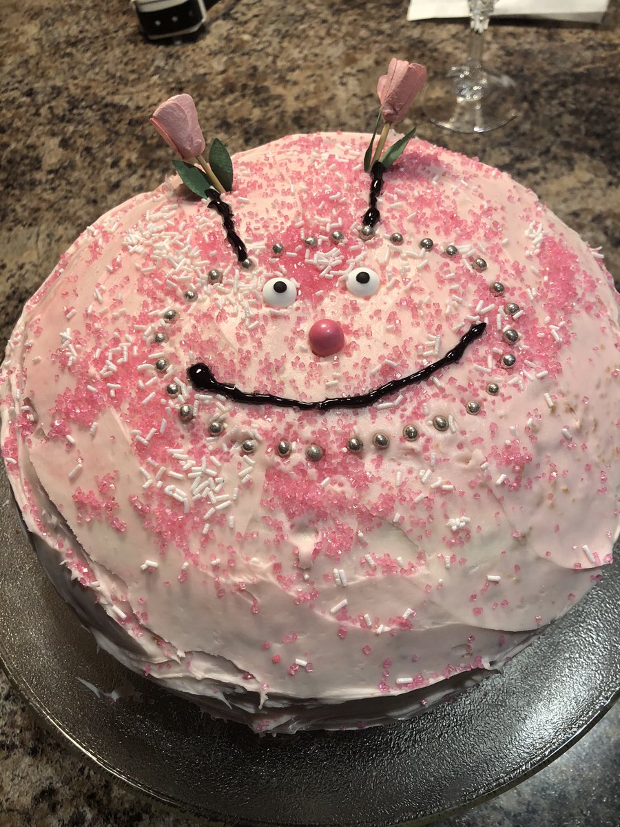 MarcAlexSkully's tweet photo. My daughter baked and decorated a Valentines Day cake for us and my heart can’t take it. Tell me this isn’t the sweetest cake you have ever seen?! #HamOnt #ValentinesDay #Cake https://t.co/ndZqeC8b2r