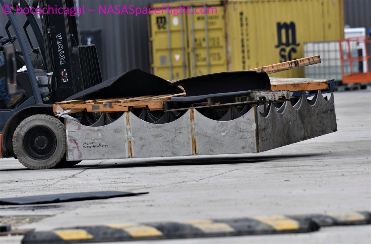 Neopork85's tweet image. I can't believe nobody is talking about this yet. This is almost certainly a prototype Super Heavy grid fin folks...

Credit @BocaChicaGal @NASASpaceflight