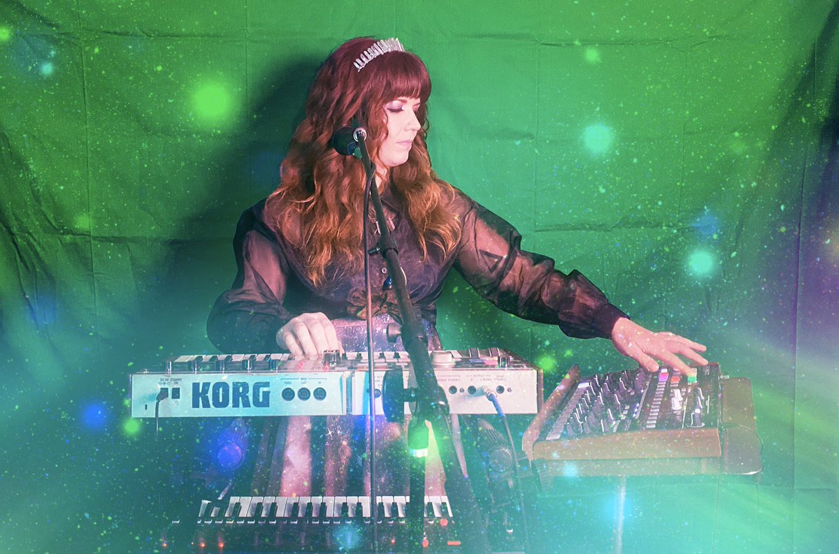 🚨𝘚𝘏𝘖𝘞 𝘈𝘕𝘕𝘖𝘜𝘕𝘊𝘌𝘔𝘌𝘕𝘛!!🚨 Join me Sunday 2/21 @ 5pm on Twitch.tv/sonicalliance for an hour of dreamy music, trippy video, &amp; amazing community! <a href="/Containhermusic/">Containher</a> is also performing &amp; <a href="/fetzaudio/">Fetz</a> is providing visual effects! 😍 Come hang out &amp; chat w/ us like it’s 1999!