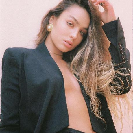 ♡ Nicole Hunter 
♡ Sister is <a href="/DefiantGypsy/">𝔾𝕪𝕡𝕤𝕪 ℍ𝕦𝕟𝕥𝕖𝕣 (Parody) 🌻</a> 
♡ Single
♡ Here for banter/SL
♡ No BS or you will be blocked 
♡ RTs welcomed