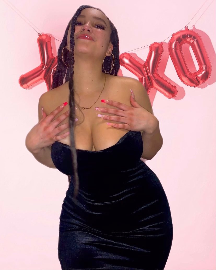 chel_bel_'s tweet photo. happy v day💋 https://t.co/6takyxHD95