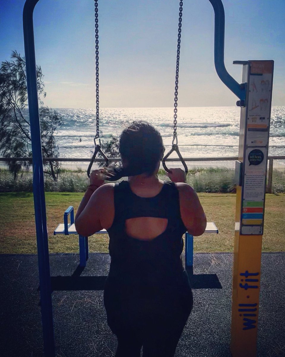imjustnora's tweet photo. When this #peakerforlife ‘s beloved @CoachValbo is SOOO ‘kind’ to combine #cardio #lunges & #invertedrows one after another for today’s @MyPeakChallenge #mpc2021 #workout 🥴, it’s only ‘fair’ that I carry it out whilst enjoying this GLORIOUS @cityofgoldcoast view 😉 #Grateful 😃 https://t.co/GDUUVD6gKA