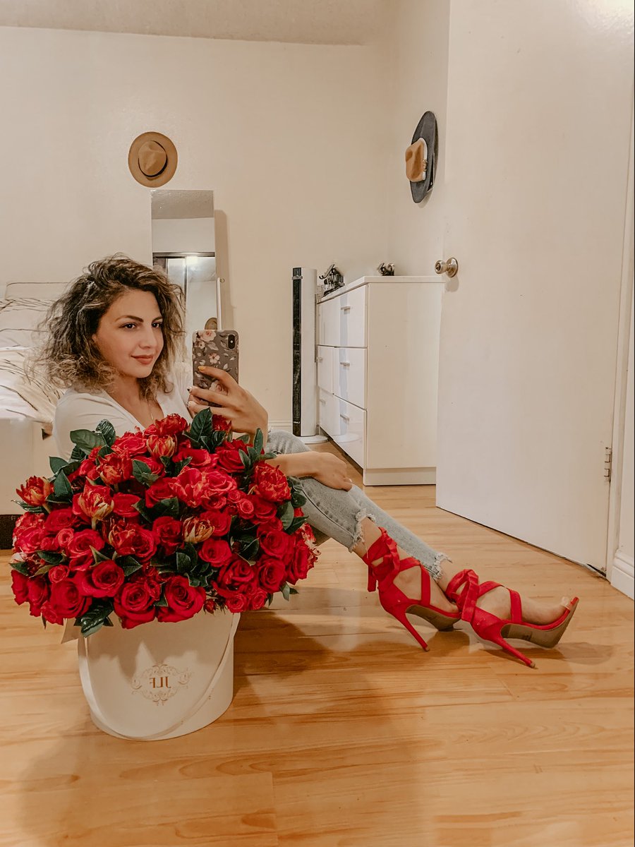 MonicaEdgarson's tweet photo. Вместо тысячи слов ❤️
Happy ❤️ Day https://t.co/ml1vMDnBlc