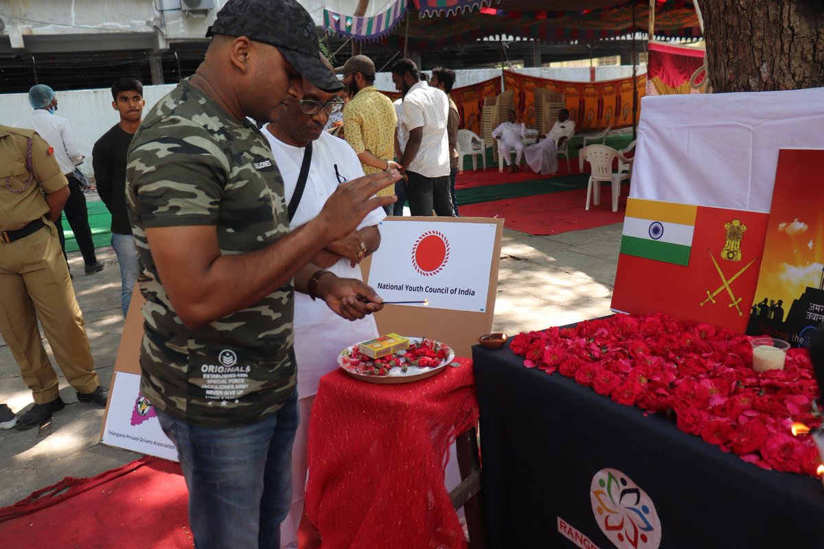 Remembering the Amar jawans 🇮🇳of Pulawama Attack 2019
The National Youth Council of India ( Hyd &amp; RR Dist , TS State ) conducts #BloodDonation Campaign 2021 <a href="/Kadari_86/">Naresh Kadari</a> Naresh Kadari TS State President NYCI attends as a special chief guest
