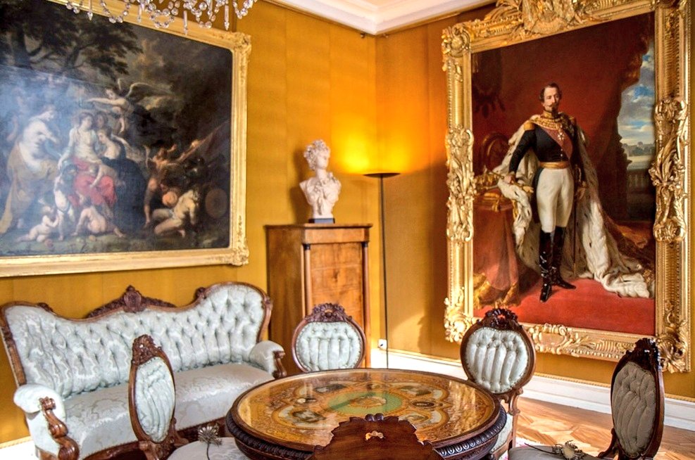 jeanserran's tweet image. @JeanChalencon Il faut  en faire un musée comme pour la demeure de #Napoleon3 en Suisse à #Arenenberg un superbe et interessant musée !