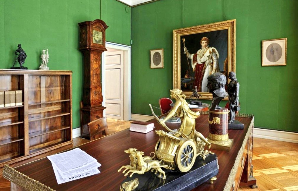 jeanserran's tweet image. @JeanChalencon Il faut  en faire un musée comme pour la demeure de #Napoleon3 en Suisse à #Arenenberg un superbe et interessant musée !