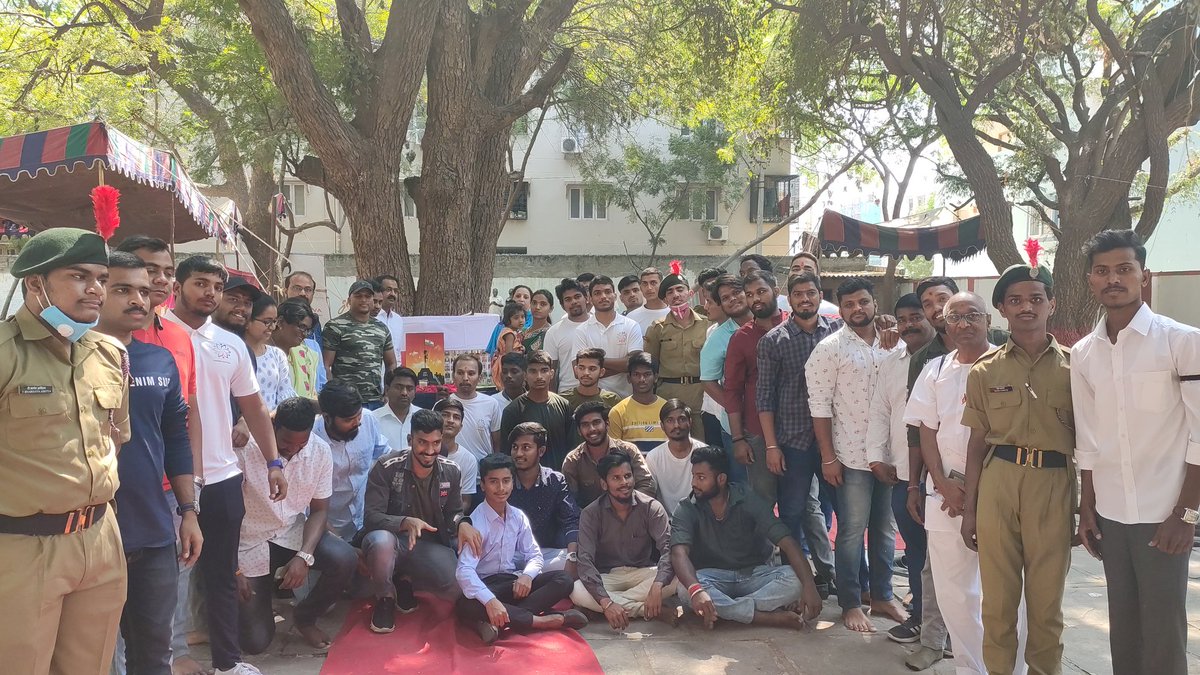 Blood Donation Campaign 2021
It's very good to see that #Unity &amp; #Coordination among the young volunteers
by <a href="/NYCI4Telangana/">NYCI_Telangana</a> NYCIans 
" Youth plays a major role in developing the nation " <a href="/amarprasadreddy/">Amar Prasad Reddy</a> <a href="/iamdatchana/">DATCHANAMOORTHY RAMU</a> <a href="/Kadari_86/">Naresh Kadari</a>  <a href="/hydcitypolice/">Hyderabad City Police</a> <a href="/TelanganaDGP/">DGP TELANGANA POLICE</a> <a href="/PIBHyderabad/">PIB in Telangana 🇮🇳</a> @KTRTRS