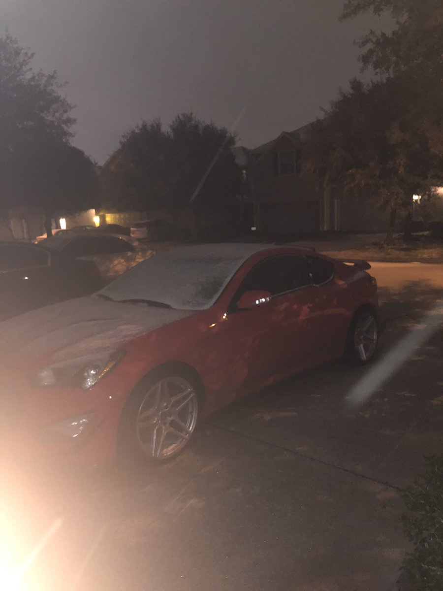 craftladymagic's tweet photo. @CW39Houston Already coming down looks more like ice though https://t.co/CrM9m2XH2m
