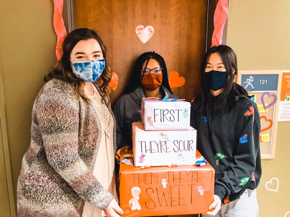 We hope you had a very happy Valentine’s Day! 💌 Stay warm, bods! ❄️