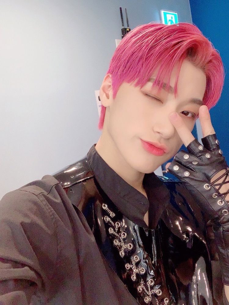 a thread to make your twitter pink  #StanWorld  #ATEEZ  #에이티즈  @ATEEZofficial