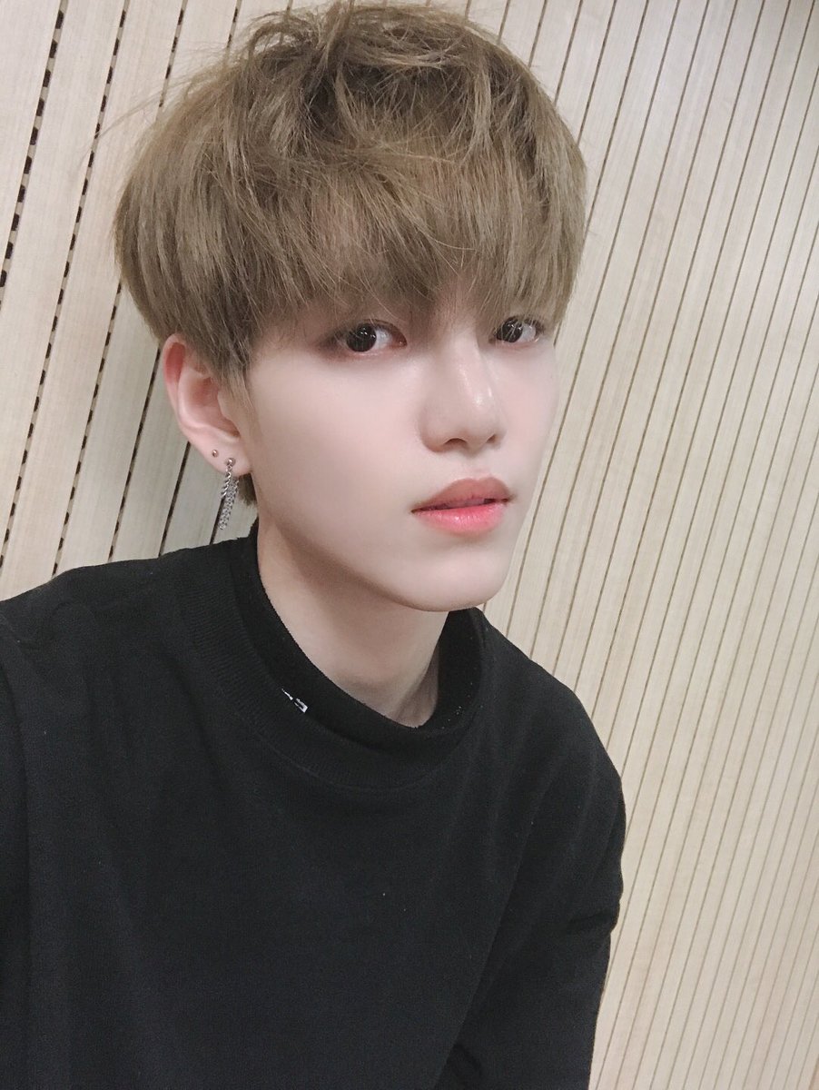 vericrazy_'s tweet photo. ❛ 𝐋𝐞𝐭'𝐬 𝐬𝐡𝐨𝐰 𝐰𝐡𝐨 𝐰𝐞 𝐚𝐫𝐞 ! ( % ) verıcrαzч song updαte : dα̈mon's choıce. | #A7DINTHESOOP #HEALYOURSELFwithA7D

 [#DM_Playlist] Esta vez vengo con una recomendación para pasar una entretenida tarde, no hay forma de aburrirse con estos chicos, tienen que verlos. !¡ https://t.co/vJG3fhRsZV