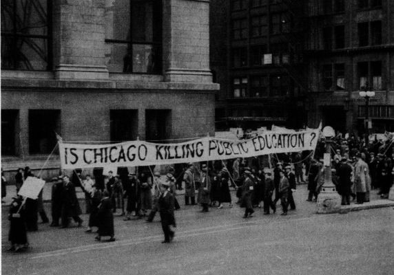 Or 90 years ago in the depths of the Great Depression when thousands of Chicago teachers staged sickouts & held huge marches downtown to protest how banks were getting bailed out while schools were being underfunded & they weren't even getting paid.