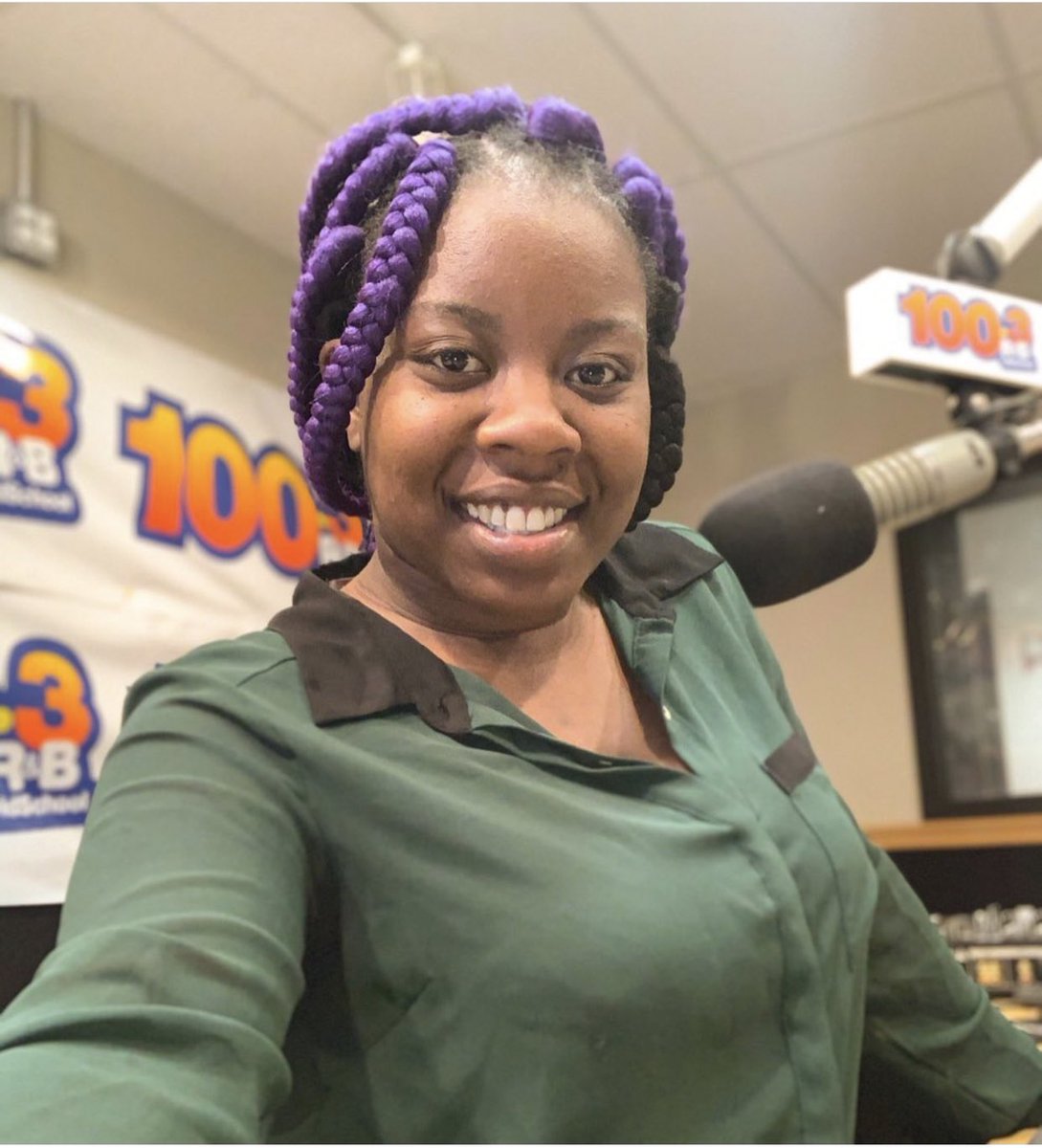 BlackAlumniNKY's tweet photo. Shout out to fellow #NKUBlackAlumni and Business owner, Jeffonia Wynn, the one we affectionately know as βMs. Ebony Jβ the host that does the most! Keep doing your thing in the community queen! We are proud of you! #nkuBHMchallenge #NKUBAC #PhotoChallenge https://t.co/thry0T3M0g
