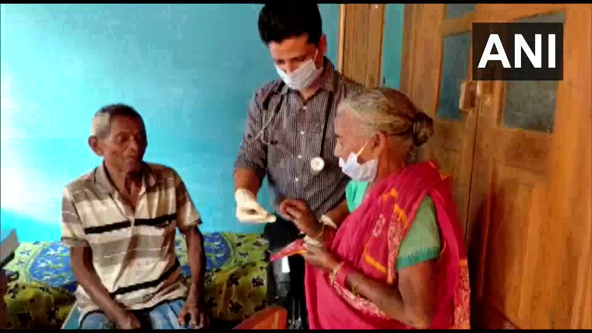 timesofindia's tweet photo. Odisha: A doctor opens a 'One Rupee Clinic' in Sambalpur district's Burla to treat the poor. 

"Saw how people struggled to get medical aid amid COVID crisis &amp; I wanted to help beyond my duty hr. I charge Re 1 so they don't feel they're availing free service," says Dr Ramchandani https://t.co/0xHTcl3YMg