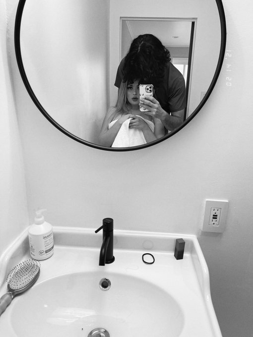 2nd year as my valentine 🔐❤️ https://t.co/Ilbwtar1Cp