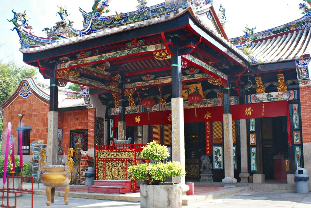 This evening we're visiting the Snake Temple, also called the Temple of the Azure Cloud, in Penang, Malaysia. It's a Chinese temple built in 1805 and is filled with smoke from burning incense and pit vipers. It's believed the incense calms the snakes, but for safety they have....