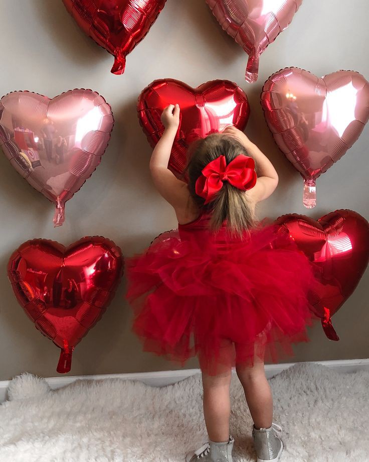 EmWayIero's tweet photo. —Vía IG:—

¡Feliz San Valentín! Desde casita @JesusOfZuburbia @ufocxtchr y yo les deseamos un día lleno de amor. https://t.co/3HZqnzUhez