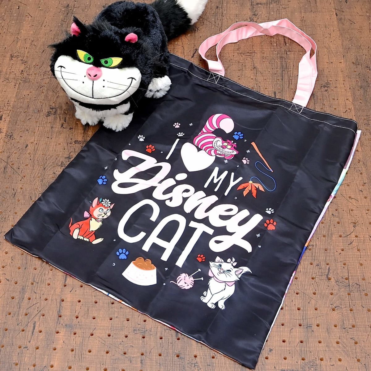 Mezzomikiのディズニーブログ シンデレラ に登場するルシファーも ディズニーストア I Love My Disney Cat デザイングッズ販売中 詳しくは T Co Kffzrsxvl2